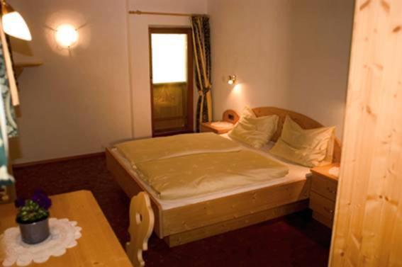 Pension Wiesenhof Freienfeld Zimmer foto